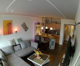 Best-Preis Ferienwohnung -Abendsonne- für max. 3 Personen mit 2x TV, WLAN, Schreibtisch, Balkon! im Herzen des Harzes! direkt im Ferienpark Hahnenklee